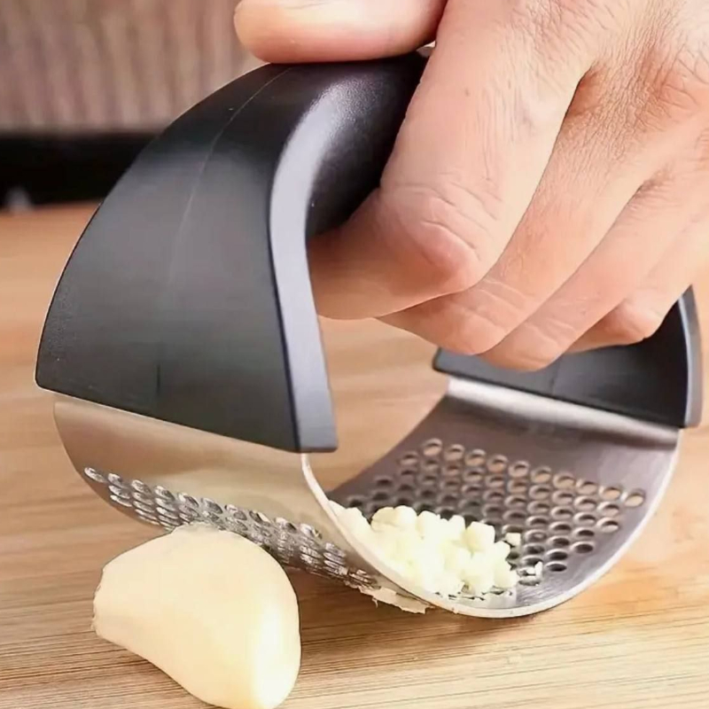 GARLIC  CRUSHER