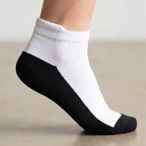 Black n white socks 23-36 per 4 pairs