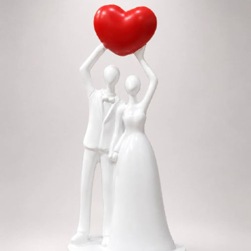 Couple figurine