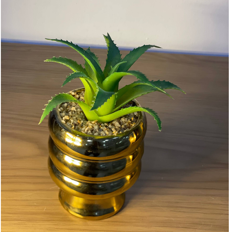 MINI FOOTED BASE GOLD FLOWER VASE