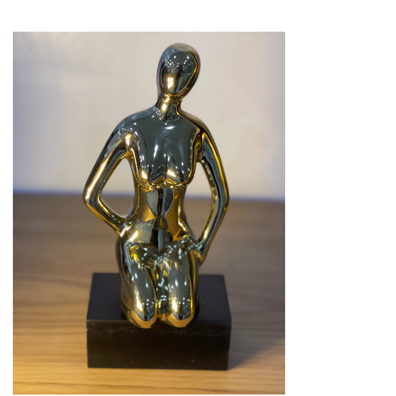 KNEELING FEMALE GOLD FIGURINE